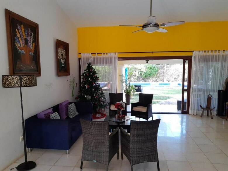 Villa Airport B&B
