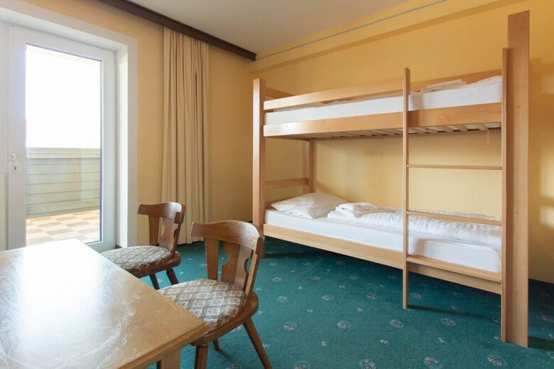 Hostal Jugendhaus Edelwei�