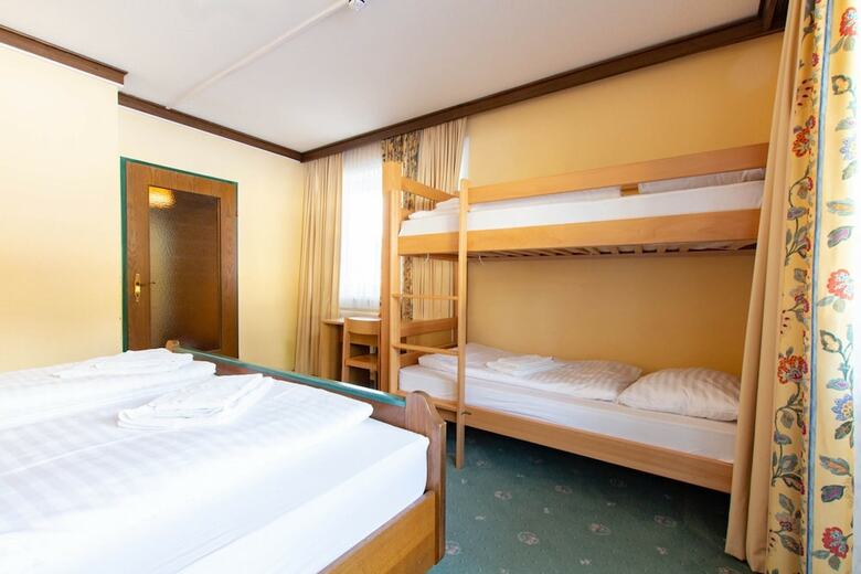 Hostal Jugendhaus Edelwei�