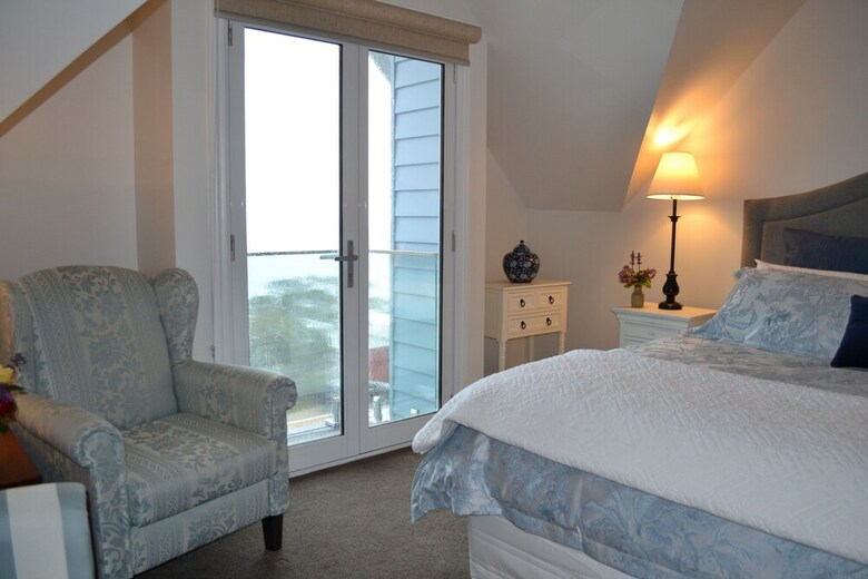Bed & Breakfast Sapphire Shores Luxury Retreat