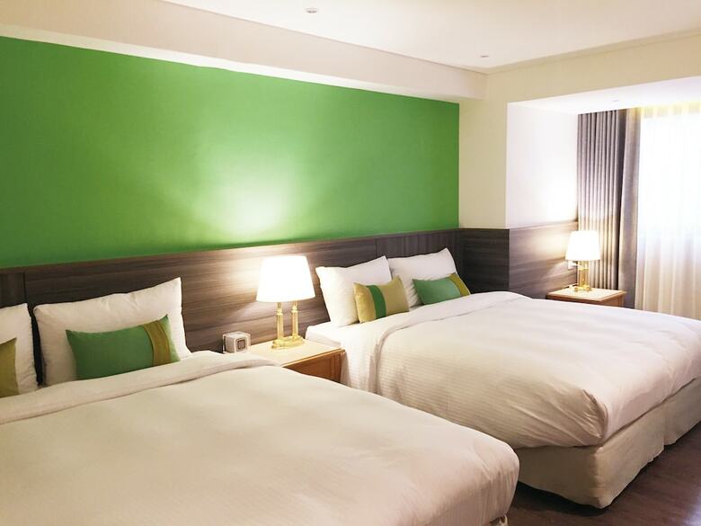 Green World Triplebeds Hotel