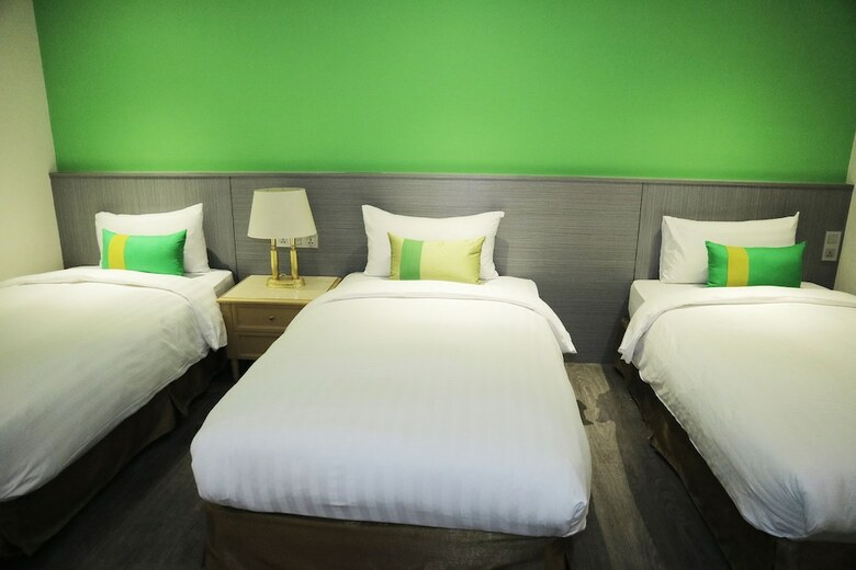 Green World Triplebeds Hotel