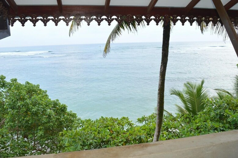 Hotel Polhena Bay Resort