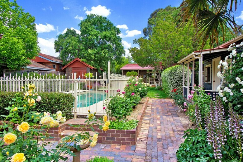 Loloma Bed And Breakfast