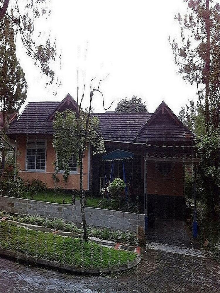 Villa Kota Bunga Semanggi