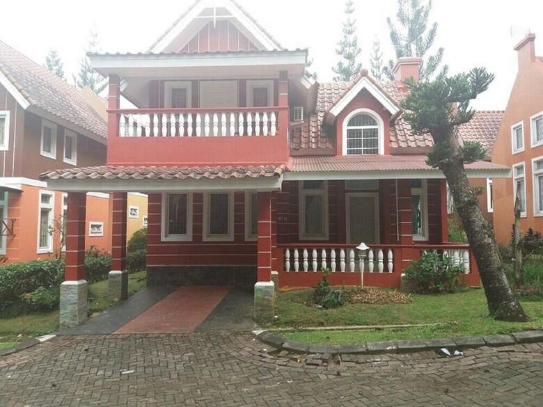 Villa Kota Bunga Aster