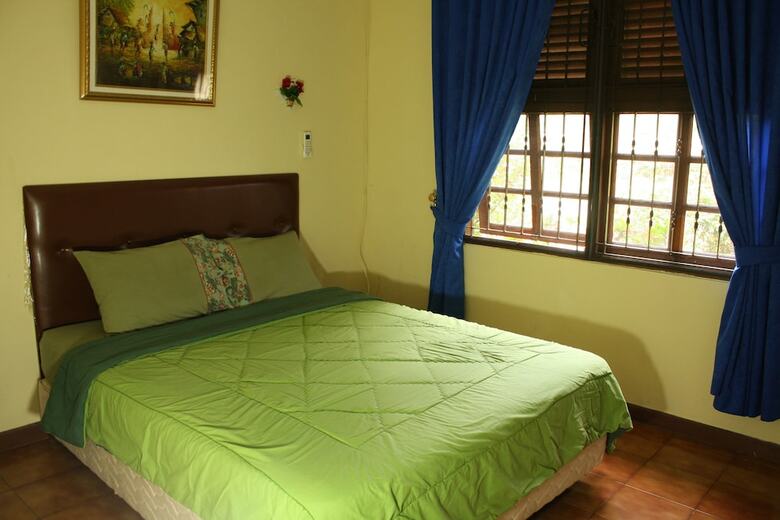 Villa Kota Bunga Anyelir