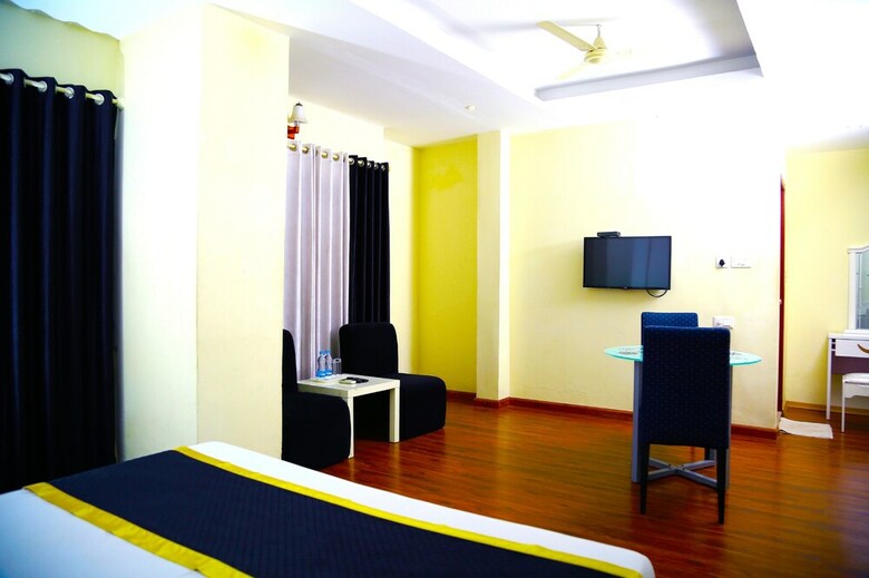 Hotel Green Park Residency