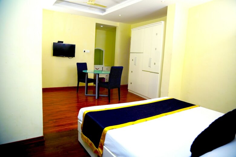 Hotel Green Park Residency