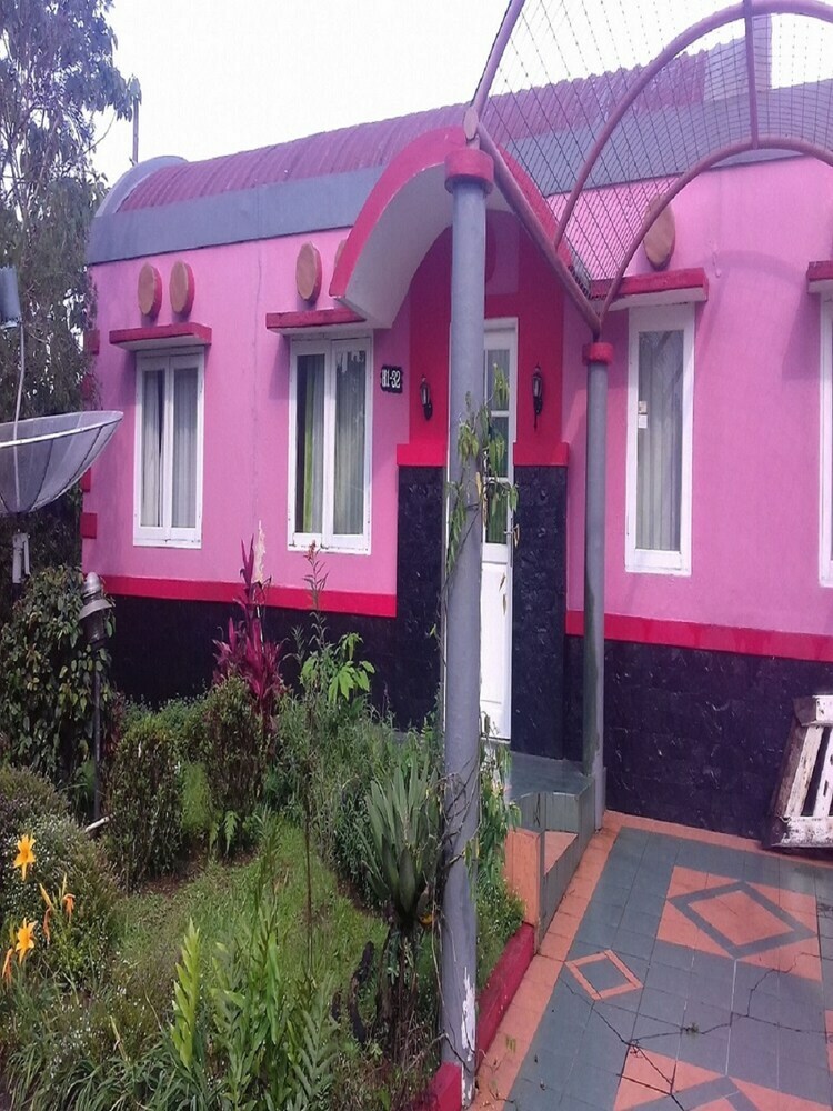 Villa Kota Bunga Violet