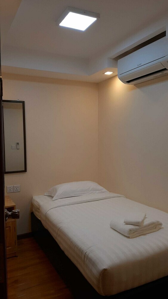 Hostal Backpacker Hostel - Adults Only