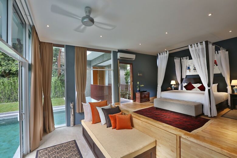 Hotel Ambong Pool Villas