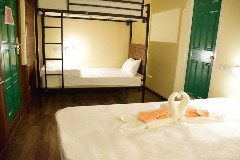 Hostal Art Hotel Sanamchai