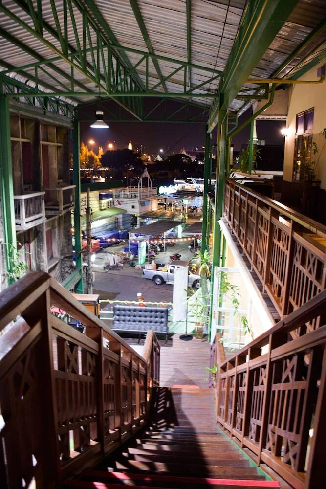 Hostal Art Hotel Sanamchai