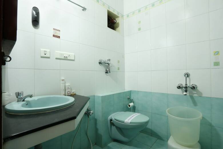 Sri Aarvee Hotels