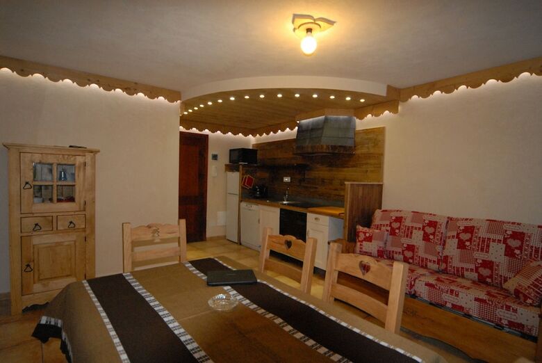 Front Ski Slope Cervinia Apartments