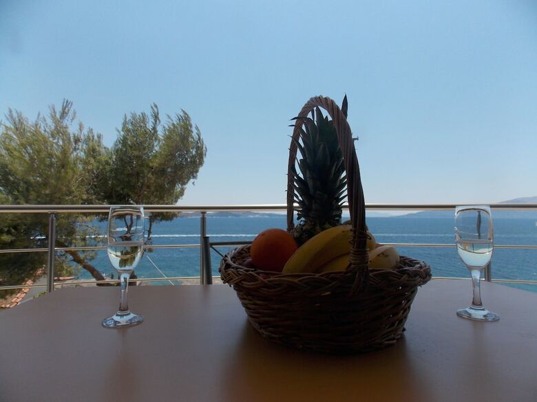 Hotel Oceanic Overview Suites