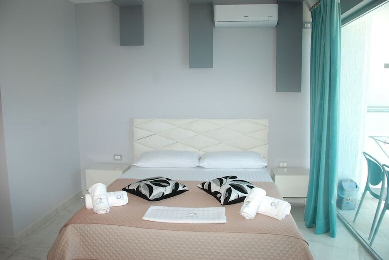 Hotel Oceanic Overview Suites