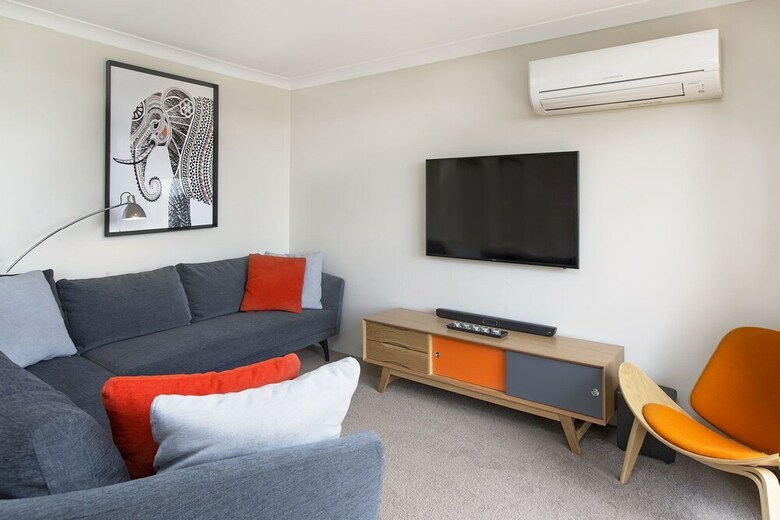 Avalanche 6 - Sophisticated Style & Modern Comfort With A Central Location