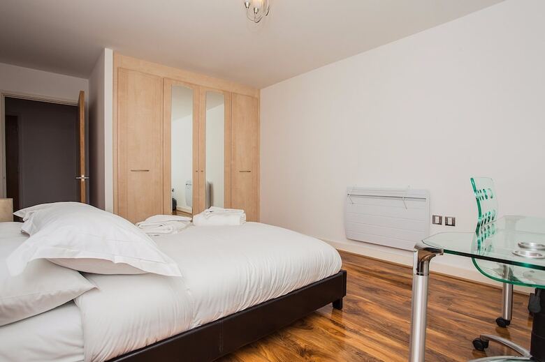 Stunning 2 Bed Apartment With Amazing Views