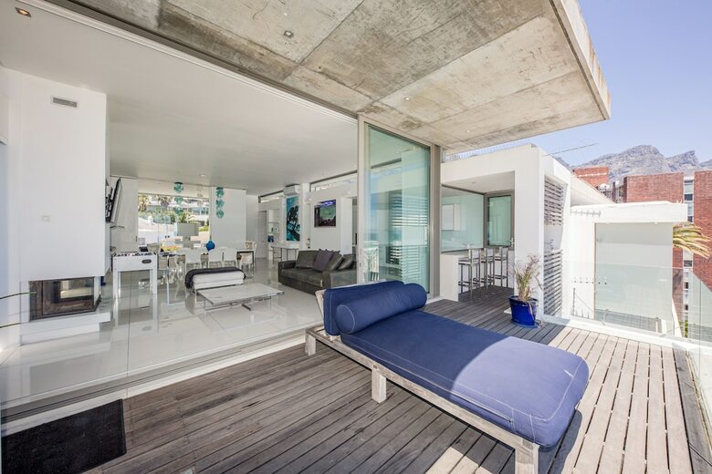 15 Views Penthouse - One Bedroom Apartment, Sleeps 2