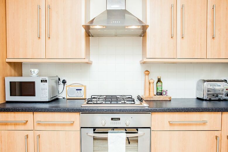 Stunning Spacious South London 1 Bed Apartment With Balcony