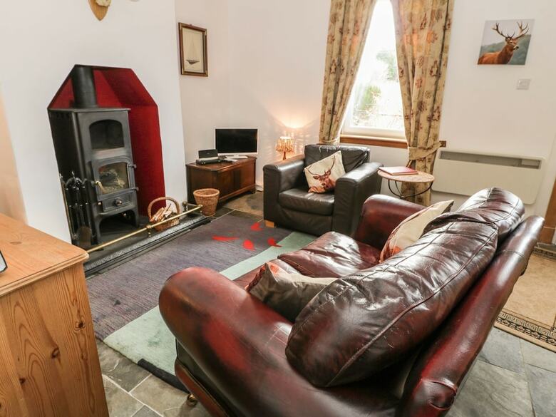Crinan Canal Cottage No8, Kilmartin
