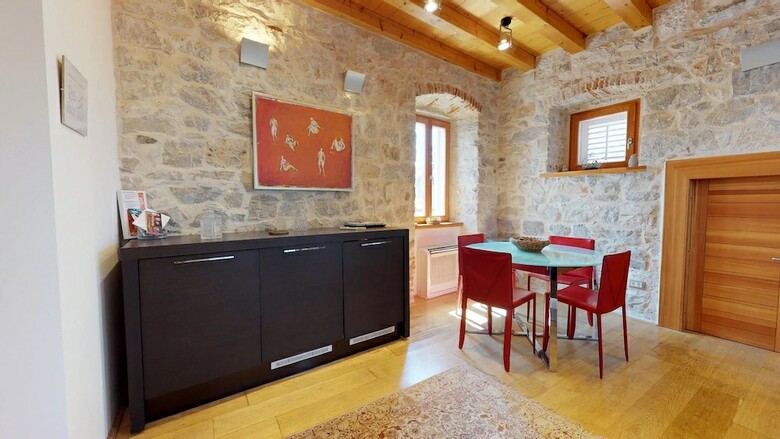 Riva And Diocletian Apartments