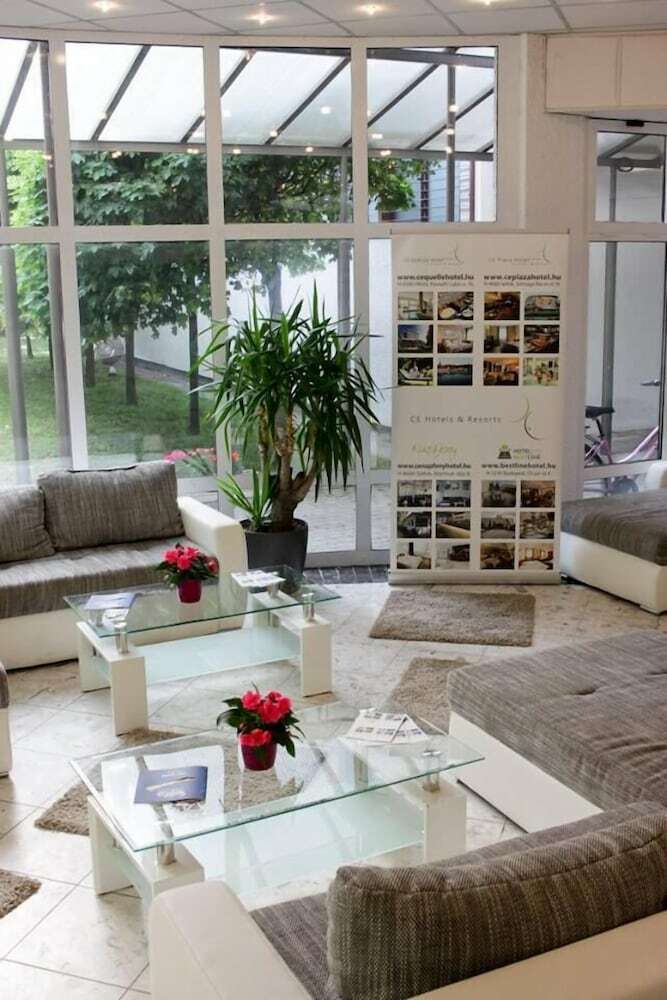 Ce Napf�ny Hotel