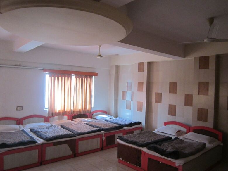 Hotel Dhruv Palace