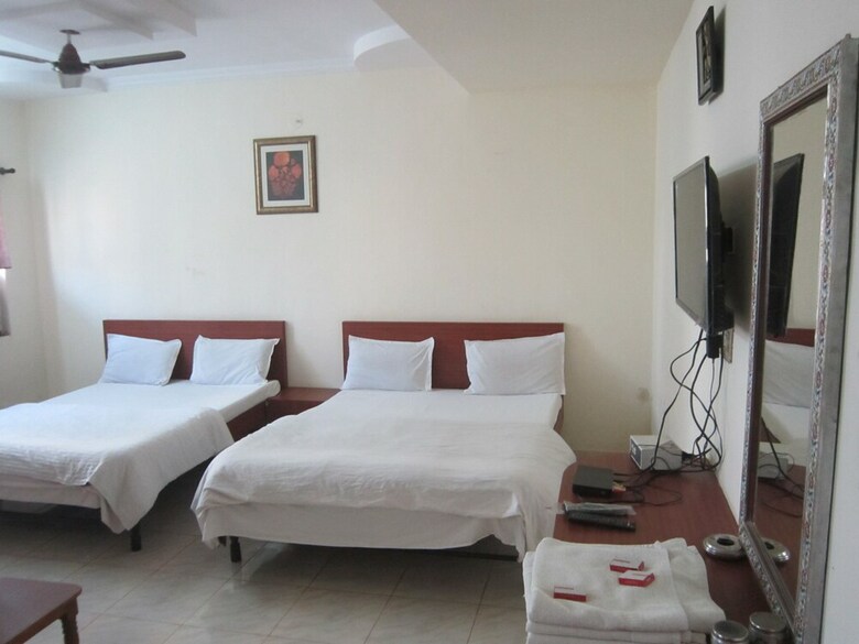 Hotel Dhruv Palace