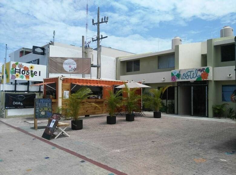 Hostal Deja Hostel Suites