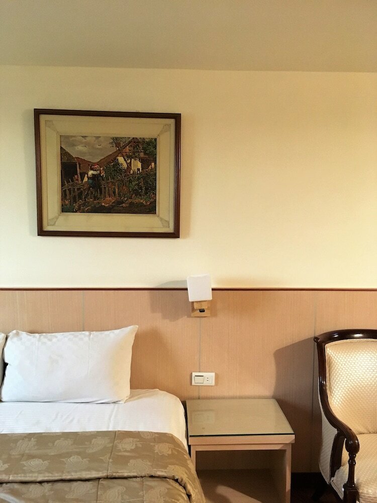 Family Hotel- Linsen
