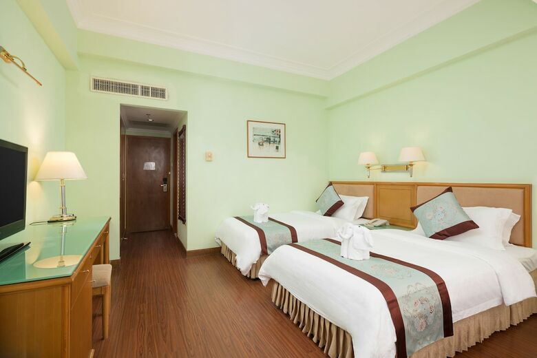 Xinyuan Hot Spring Hotel