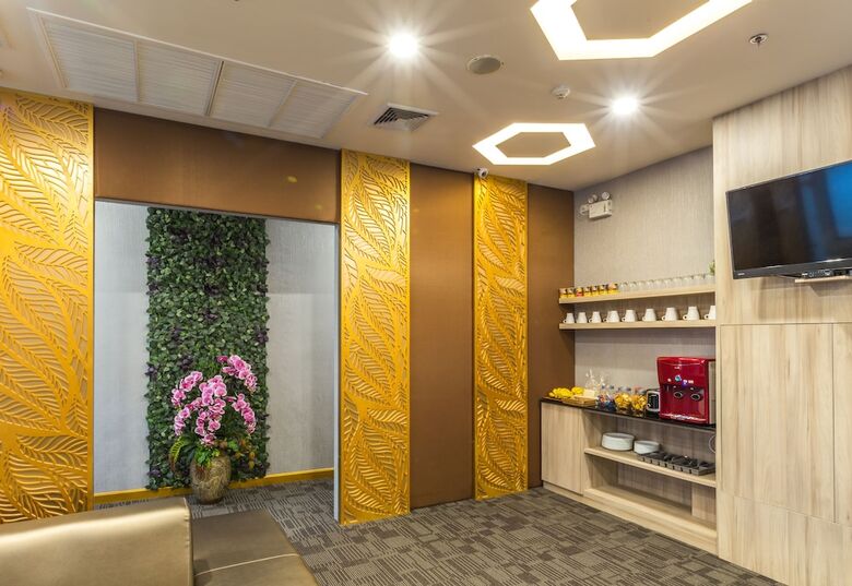 Leela Orchid Hotel