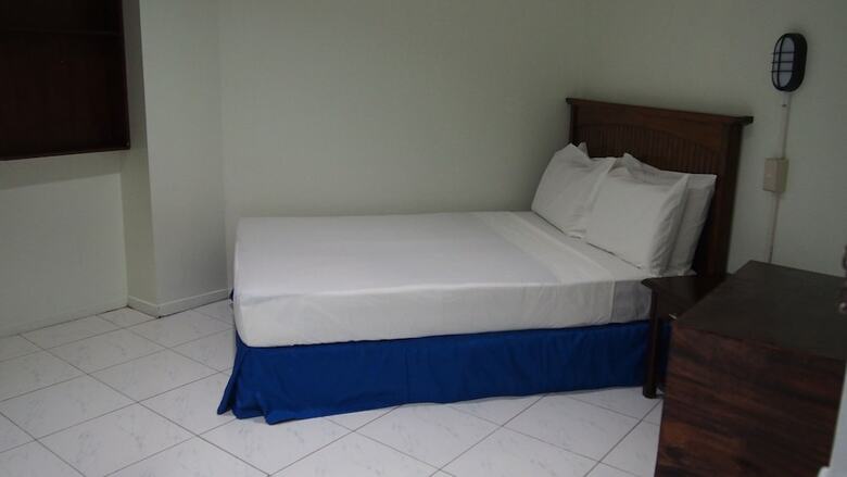 Hostal Sunday Hostel