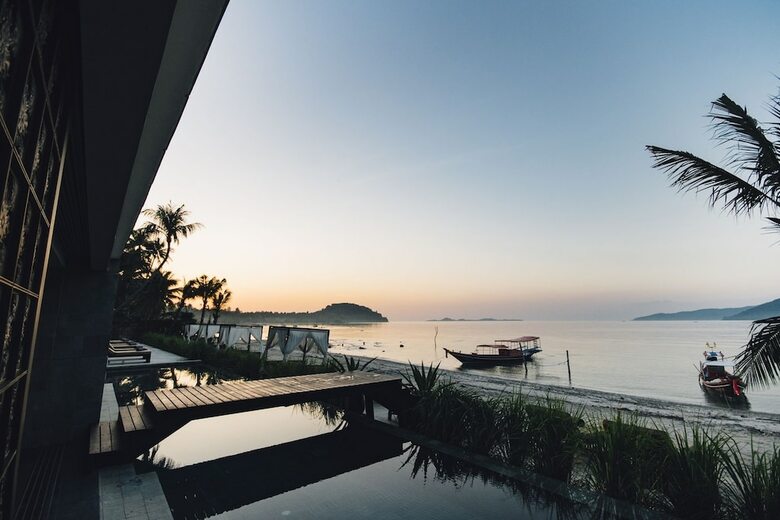 Hotel The Beach Samui