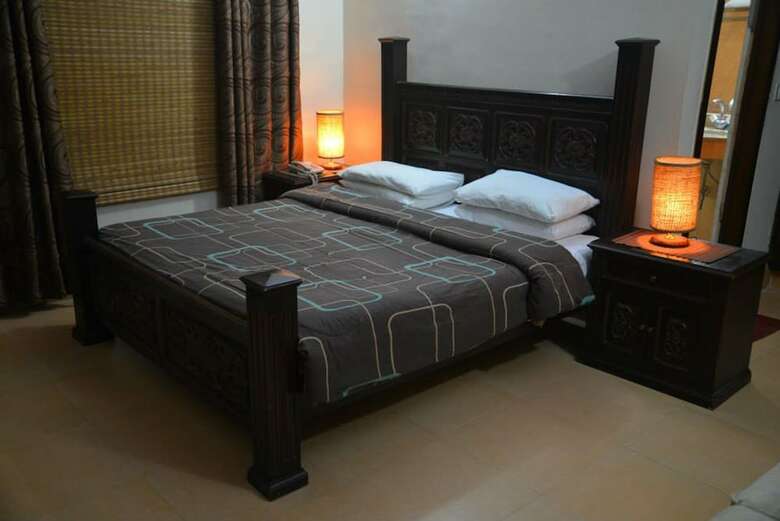 Hotel Larish Residency