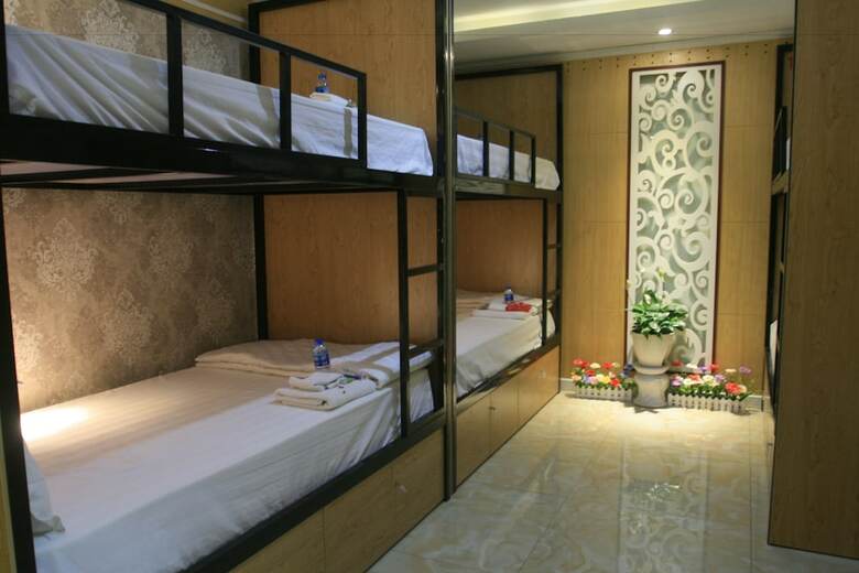 Hotel White Lotus