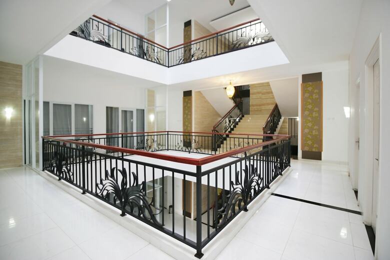 Hotel Airy Eco Bsd Anggrek Serat Ah 15 Tangerang Selatan