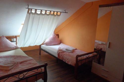 Regenbogen Hotel