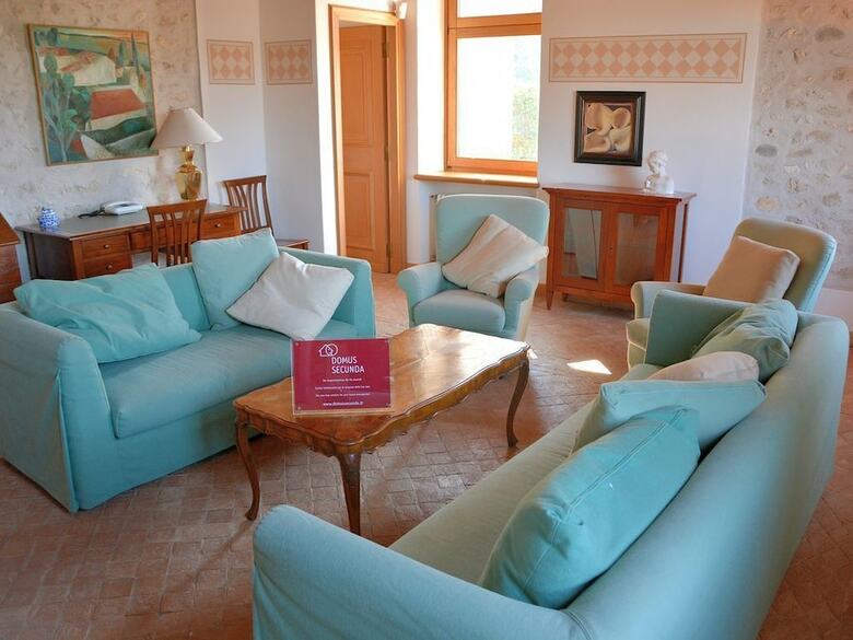 C� Cantoni Villa With Pool Lake View