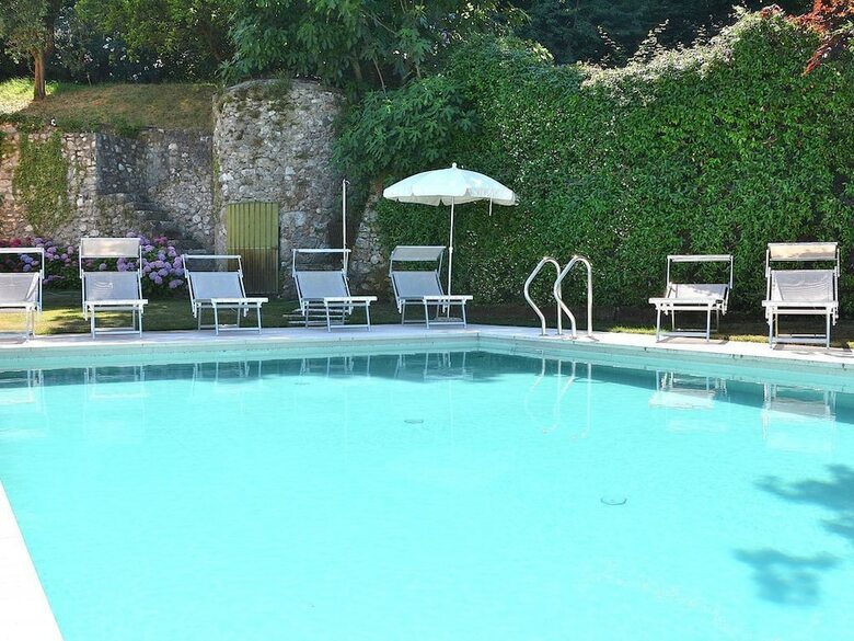 C� Cantoni Villa With Pool Lake View