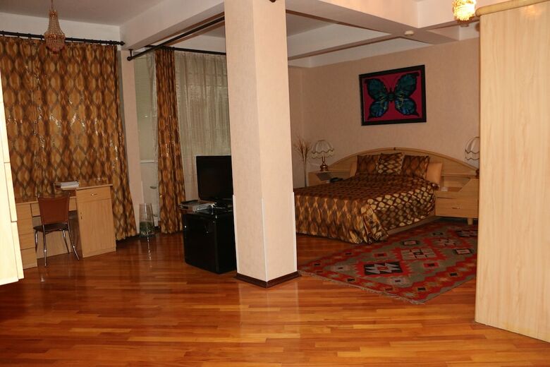 Nur-2 Hotel