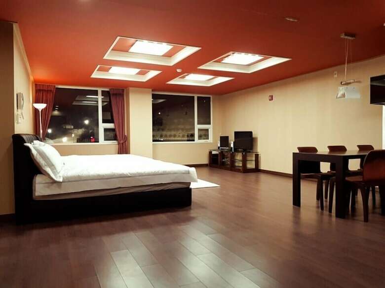 Hotel White View