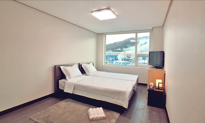Hotel White View