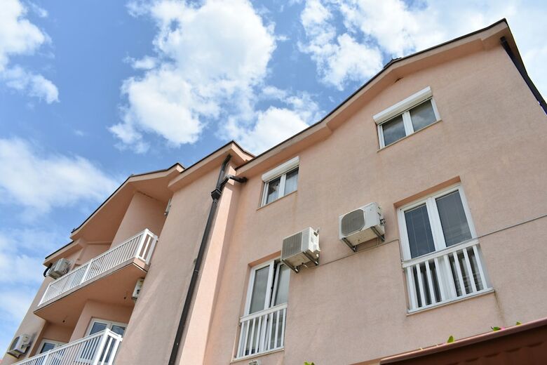 Pension Regina Mundi