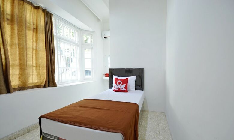 Hotel Zen Rooms Kemang G17 Syariah