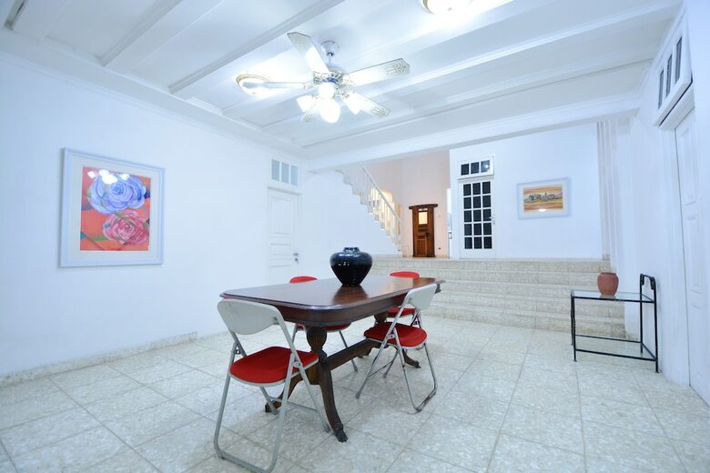 Hotel Zen Rooms Kemang G17 Syariah