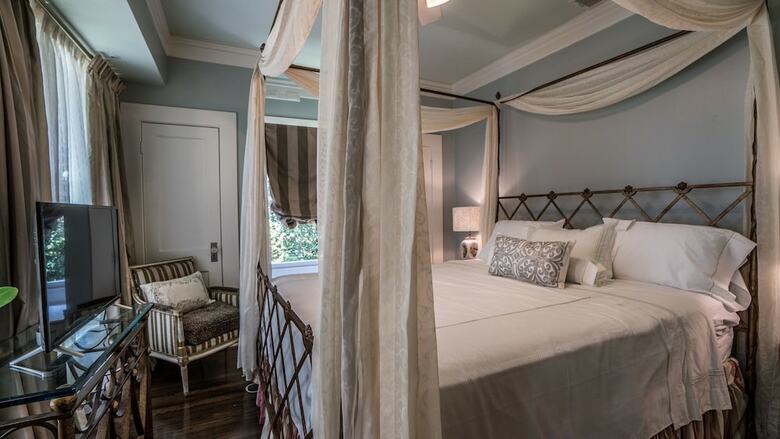 Bed & Breakfast The Olive Tree Court